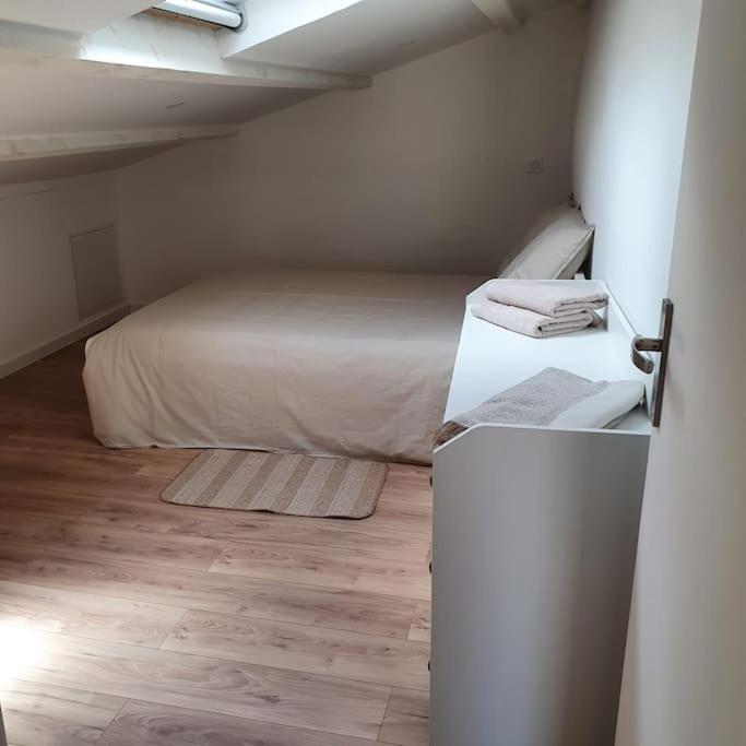 Duplex Sous Les Toits Apartment Riez Luaran gambar